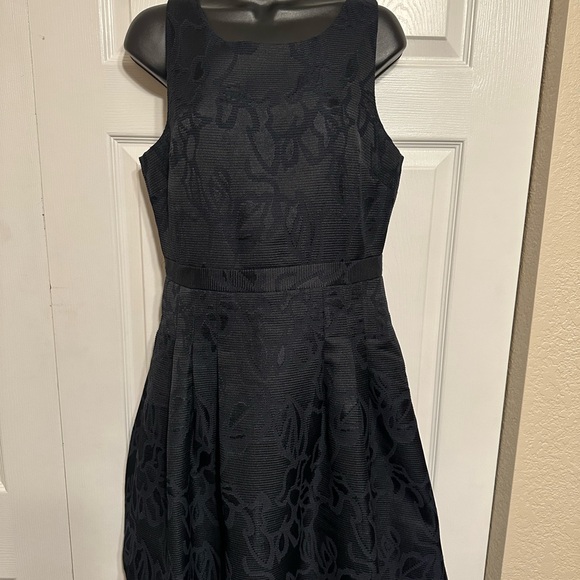 Banana Republic Dresses & Skirts - Banana Republic Black Baroque Dress - Size 6